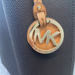 Michael Kors Hayley Large Canvas Tote